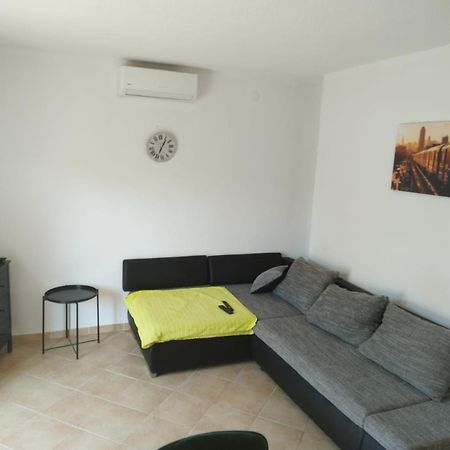 Apartments Radic Рогозниця Екстер'єр фото