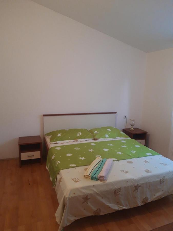 Apartments Radic Рогозниця Екстер'єр фото