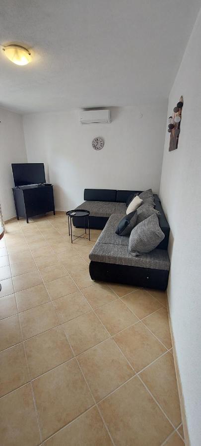 Apartments Radic Рогозниця Екстер'єр фото