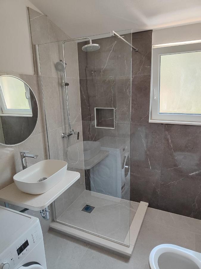 Apartments Radic Рогозниця Екстер'єр фото