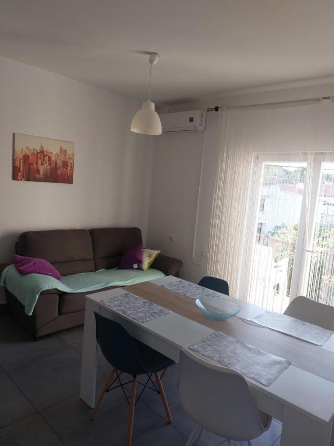 Apartments Radic Рогозниця Екстер'єр фото