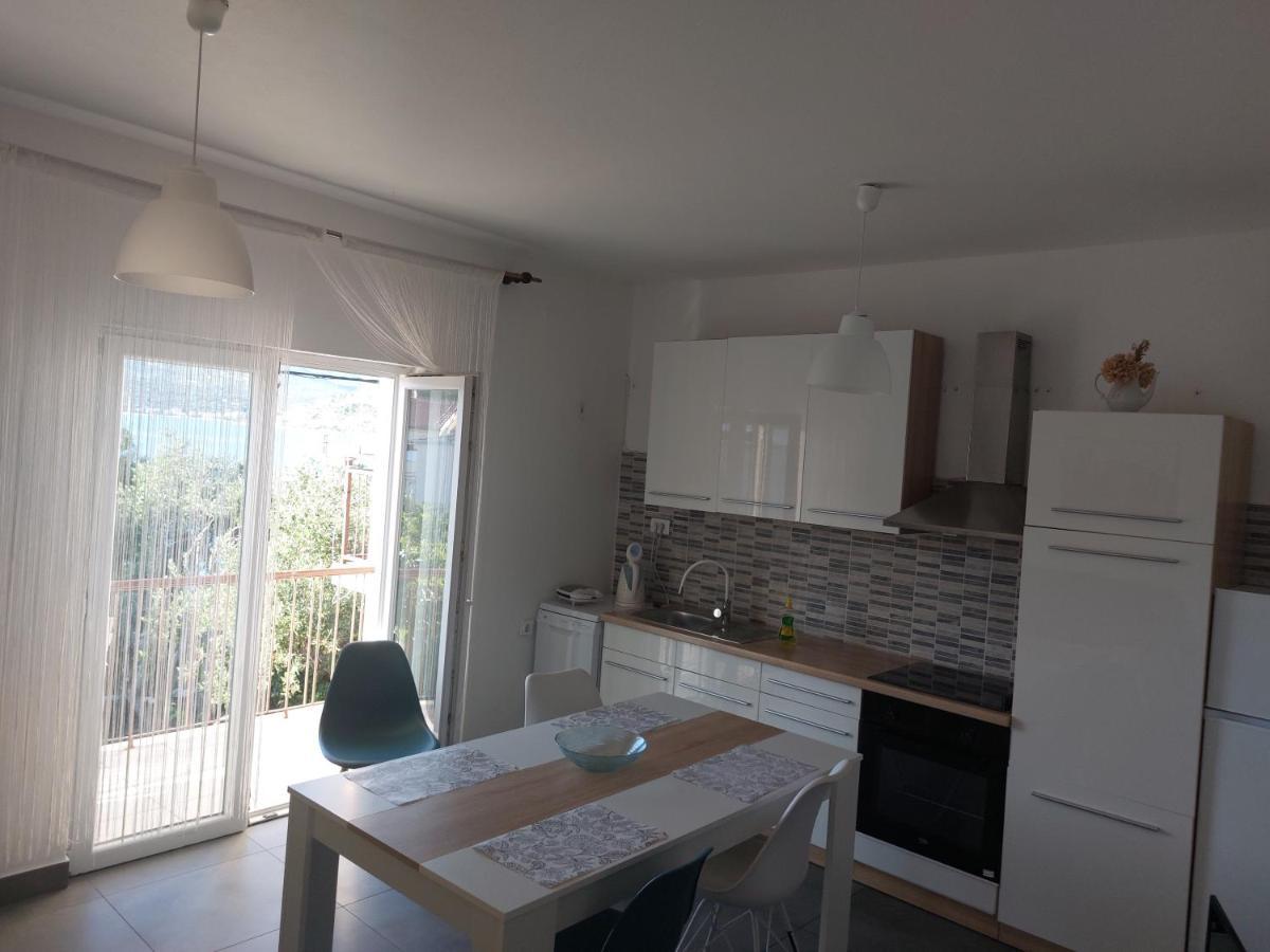 Apartments Radic Рогозниця Екстер'єр фото