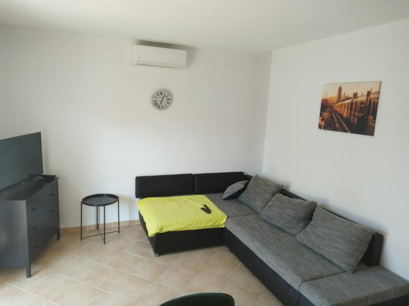 Apartments Radic Рогозниця Екстер'єр фото